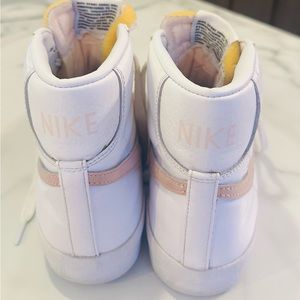 Women’s Nike Size 7